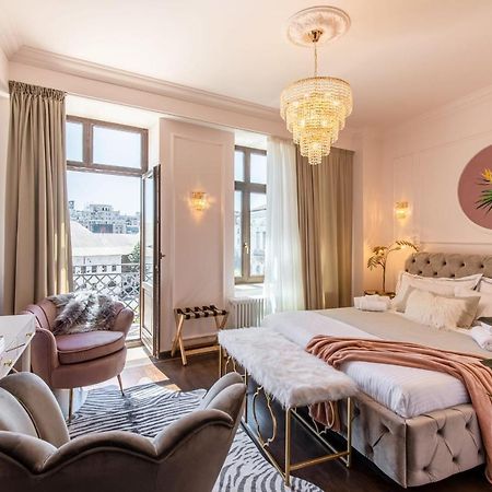 Holt Old Town Luxury Suites With Balcony Bucarest Esterno foto