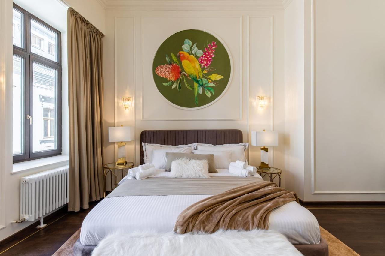 Holt Old Town Luxury Suites With Balcony Bucarest Esterno foto