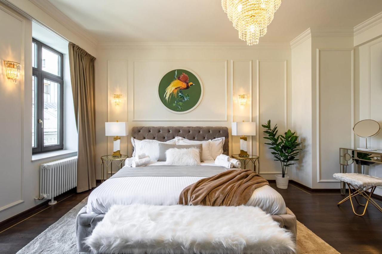 Holt Old Town Luxury Suites With Balcony Bucarest Esterno foto