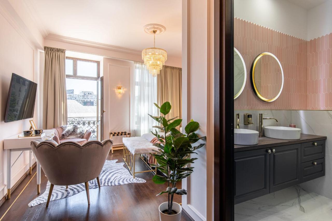 Holt Old Town Luxury Suites With Balcony Bucarest Esterno foto