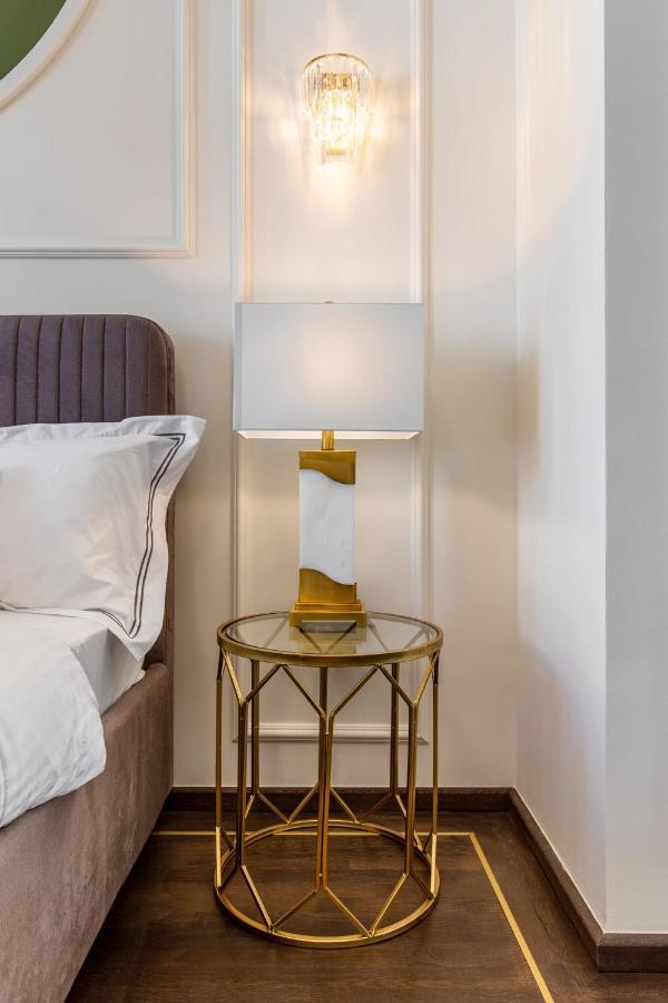 Holt Old Town Luxury Suites With Balcony Bucarest Esterno foto