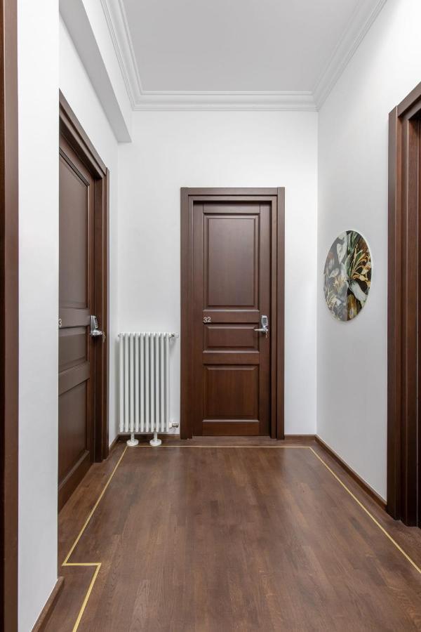 Holt Old Town Luxury Suites With Balcony Bucarest Esterno foto