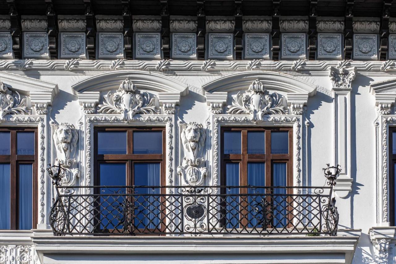 Holt Old Town Luxury Suites With Balcony Bucarest Esterno foto