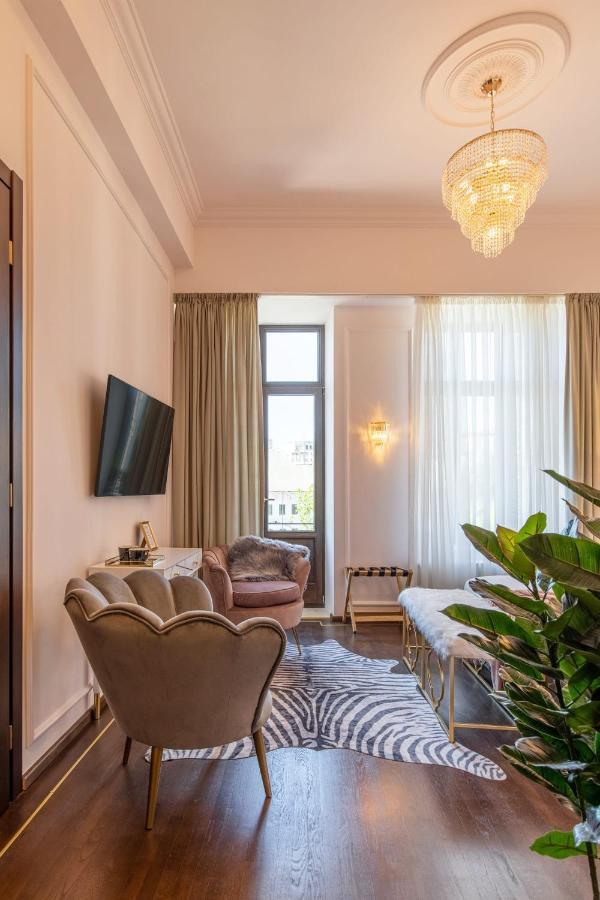 Holt Old Town Luxury Suites With Balcony Bucarest Esterno foto